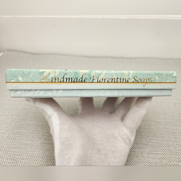 Saponificio Artigianale Fiorentino Rose Scented Handmade Soaps Three 4.40 OZ - Picture 3 of 16